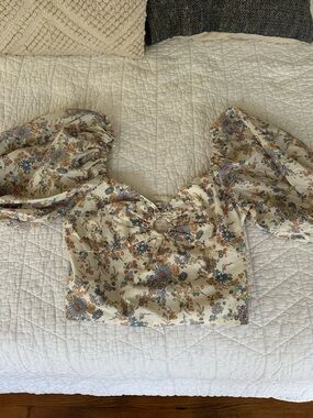 Abercrombie & Fitch Cream Floral Puff-Sleeve Crop Top